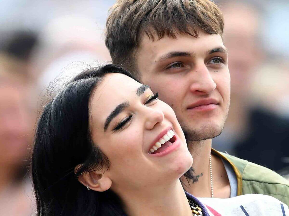 Dua Lipa novio actual