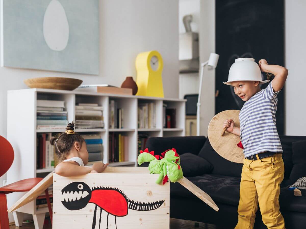 familia jugando en casa
