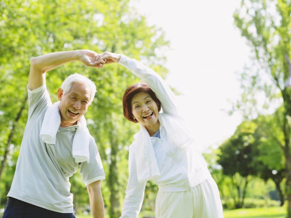personas haciendo actividades recreativas al aire libre