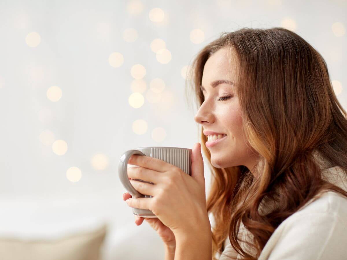 persona respirando profundamente para relajarse