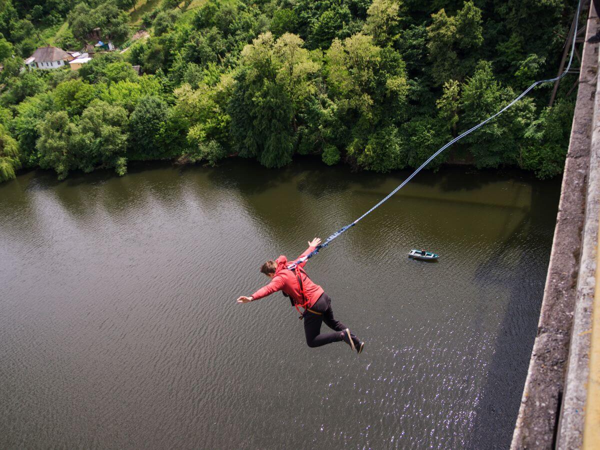 persona practicando deporte extremo