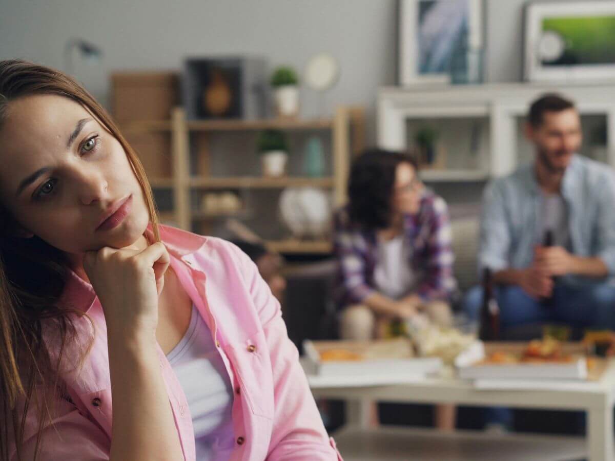 persona reflexionando sobre sus emociones